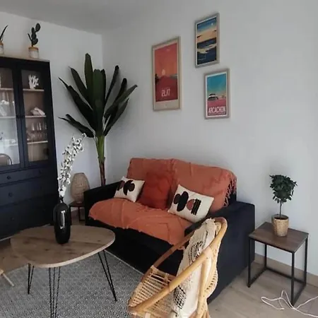 Cozy Spot Near Beach *